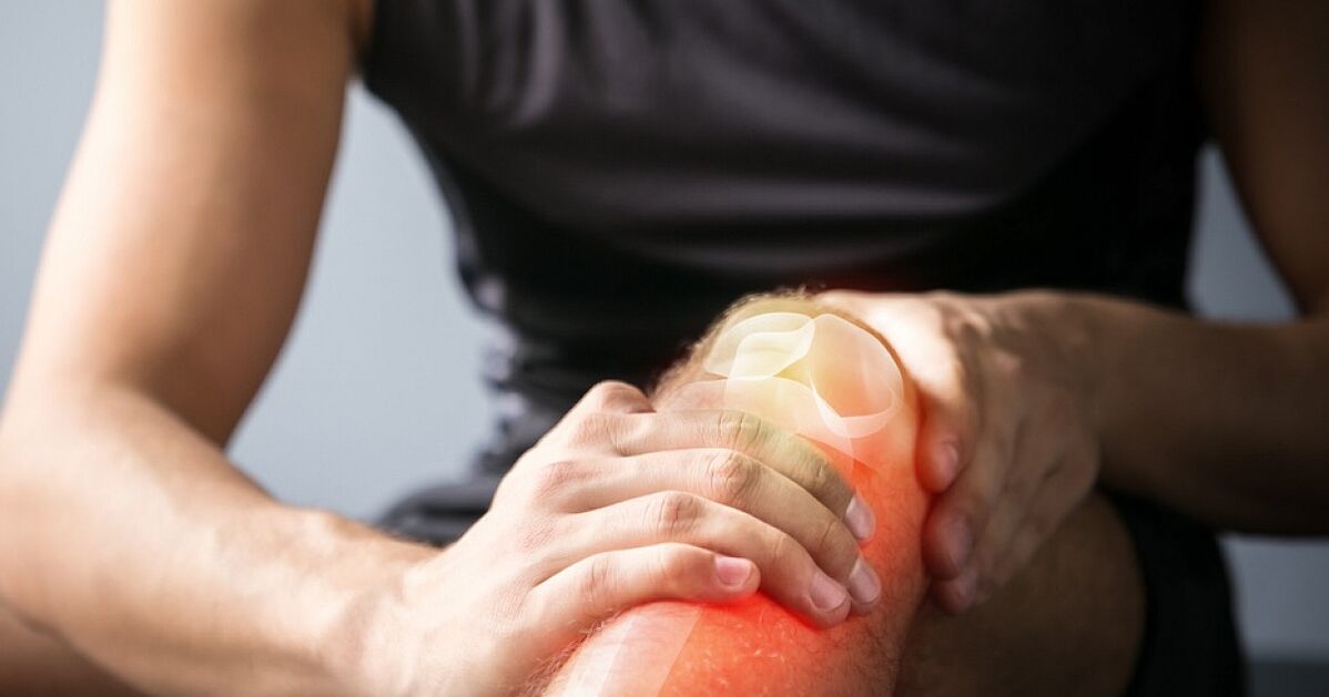 Traugel gel application in the knee joint